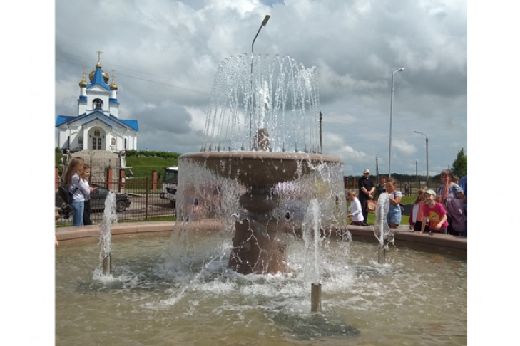 Уникальный фонтан за 4 миллиона открыли в Искитимском районе 