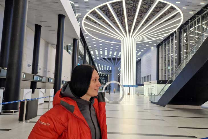 Певица Мара похвалила новый терминал аэропорта Толмачево в Новосибирске