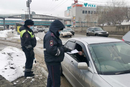 Сотрудники ГИБДД в Новосибирске поверяют водителей с попутчиками после смертельного ДТП