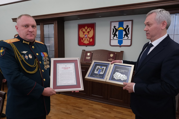 Андрей Травников поблагодарил за мужество военных из 35-й бригады