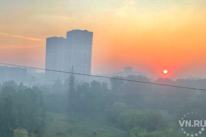 Горящая свалка загрязнила воздух в Новосибирске