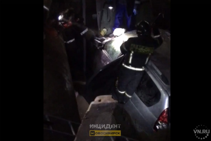 Лихач на «Ладе» угробил двух пассажиров, уходя от экипажа ДПС в Новосибирске