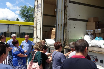 Тринадцать тонн продуктов питания доставили в Беловодск из Новосибирска
