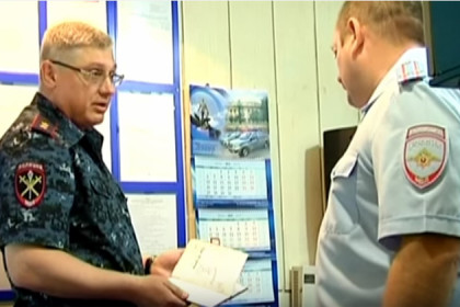Генерал Стерликов проверил отдел МВД в Болотном