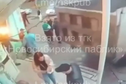 Самосвал дважды протаранил толпу в Новосибирске