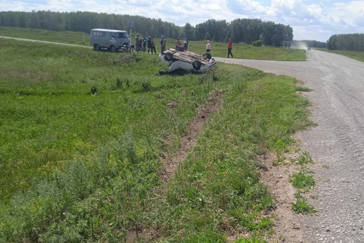 Улетели в кювет и погибли два водителя без прав в Новосибирской области