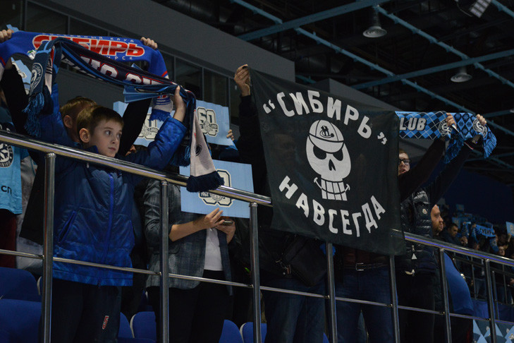 Хоккейная «Сибирь» дома проиграла «Адмиралу» из Владивостока