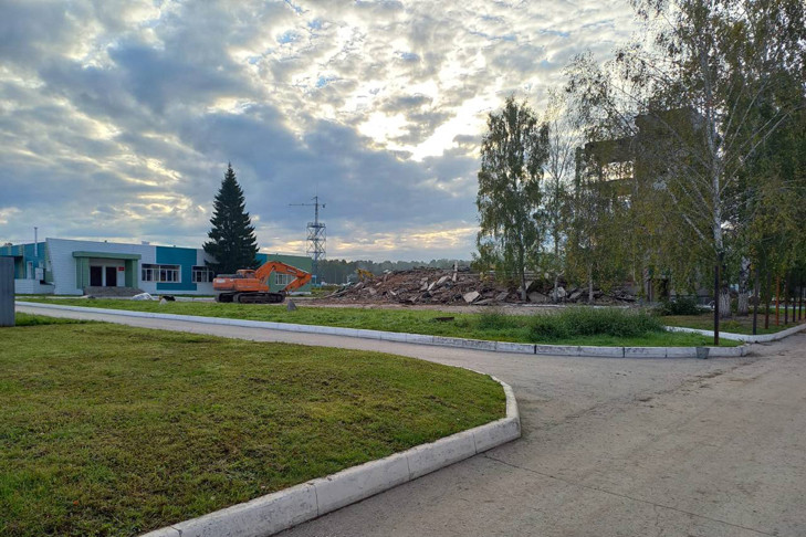 После критики главы Минобороны снесли казарму НВВКУ