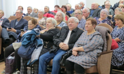 В Новосибирске наградили супругов, которые прожили вместе более полувека