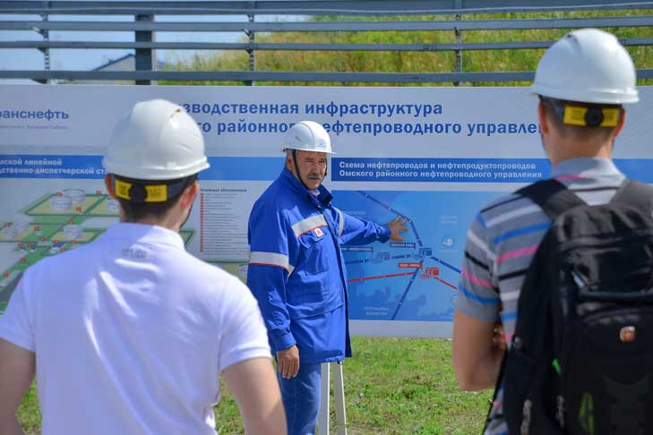 Студентов сибирского вуза познакомили с работой нефтепроводной отрасли