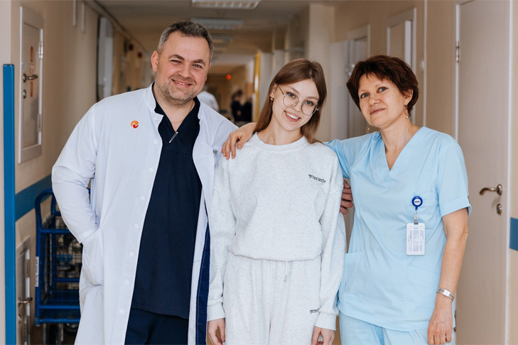 Девушку с полными легкими тромбов спасли хирурги в Новосибирске