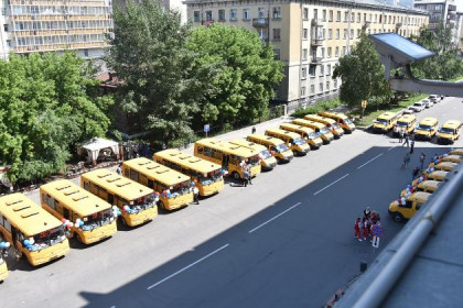 33 школы получили новые автобусы