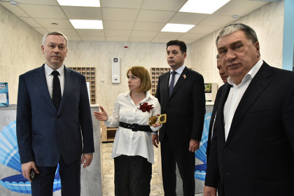 Андрей Травников проконтролировал реализацию социально значимых проектов в Баганском районе