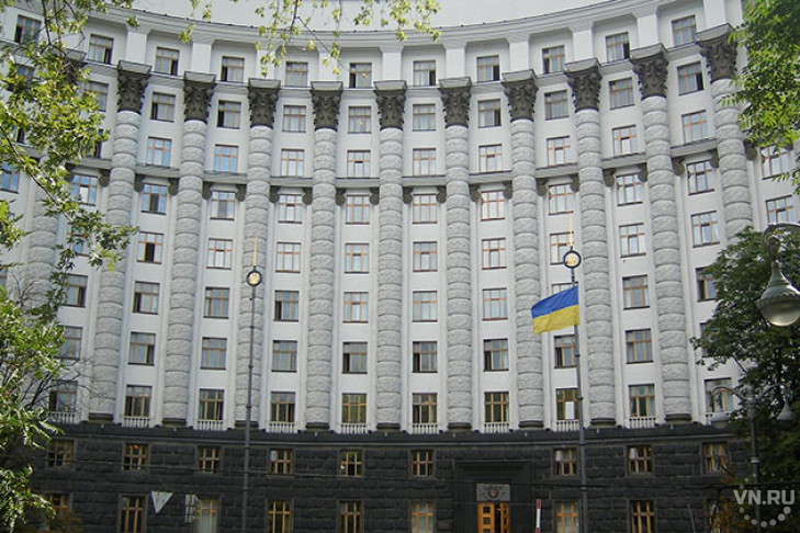 Два новосибирских депутата попали под санкции Порошенко