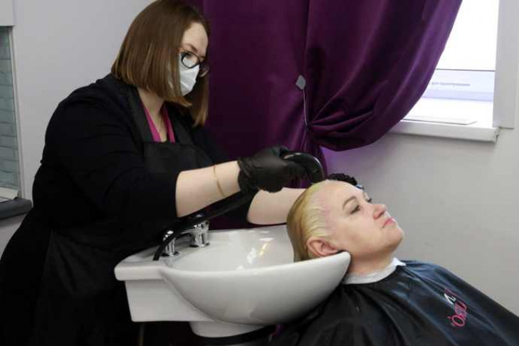 Вход по QR-кодам отменят при посещении парикмахерских в Новосибирске с 1 марта