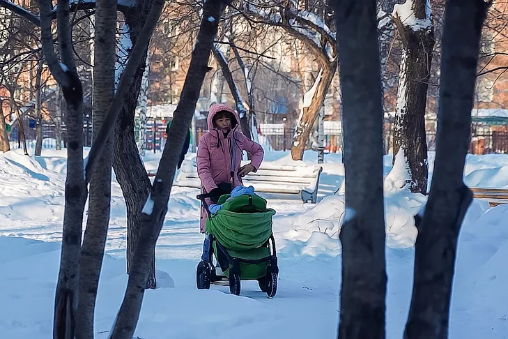 0_2025-12-29 Новогодняя улица.00_01_17_11.Still051.webp