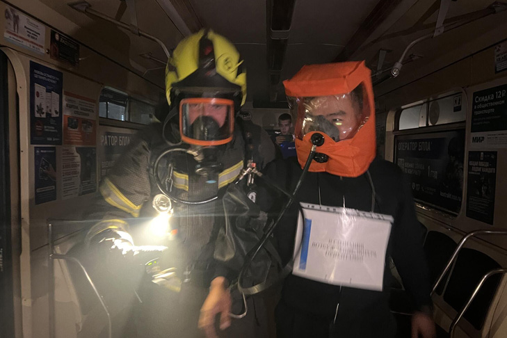 nochyu-ekstrennye-sluzhby-novosibirska-otrabotali-deystviya-po-likvidacii-avarii-v-metropolitene_17890167861039302666.jpg
