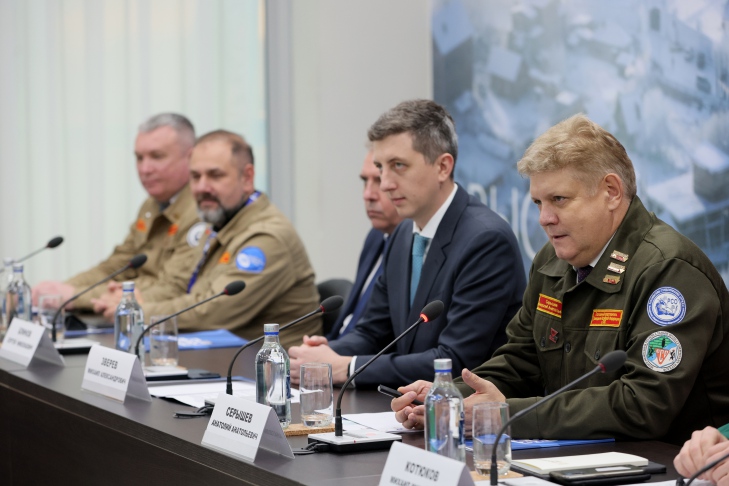 Фото VN.ru Серышев стройотряды КС красноярск.jpg