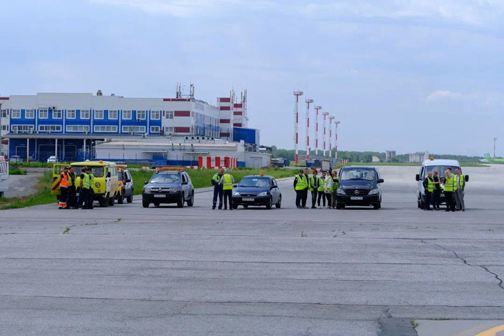фото аэропорта толмачево