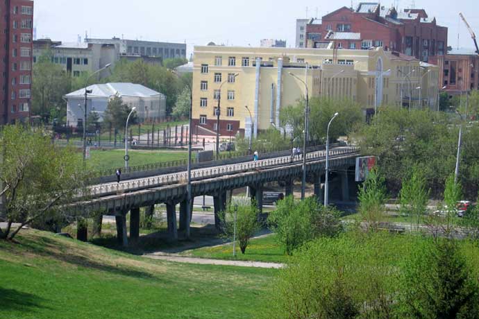 Сибревкомовский мост Новосибирске. фото с сайта nsk.novosibdom.ru