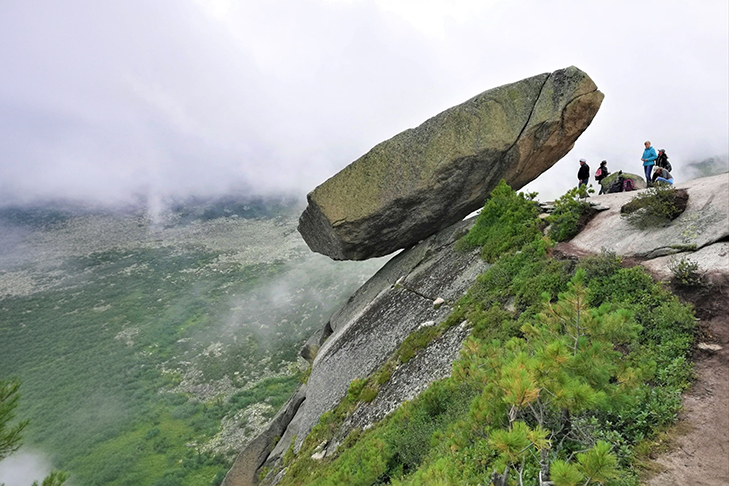 Фото VN.ru T2_Siberia_The travel platform_Visyachiy kamen'.jpg