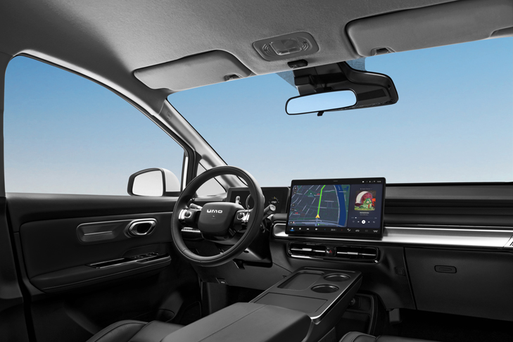 umo 5 interior.jpg