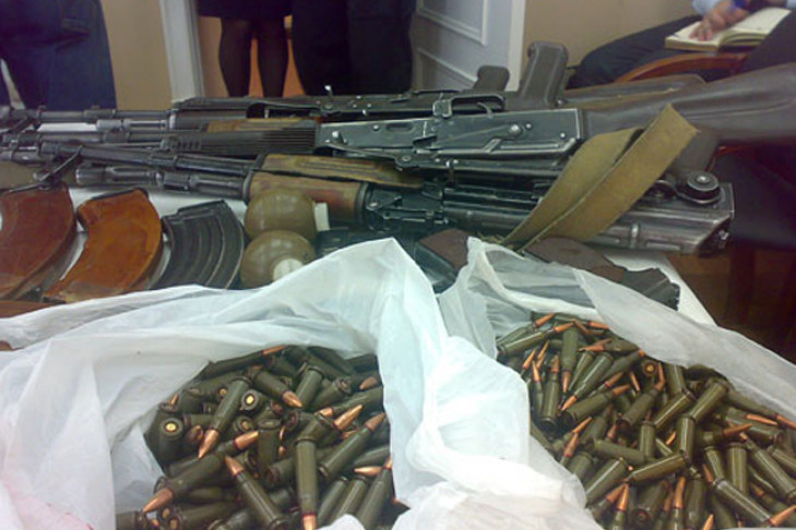 Жителя Новосибирска осудили за кражу пяти АК-74 у военных
