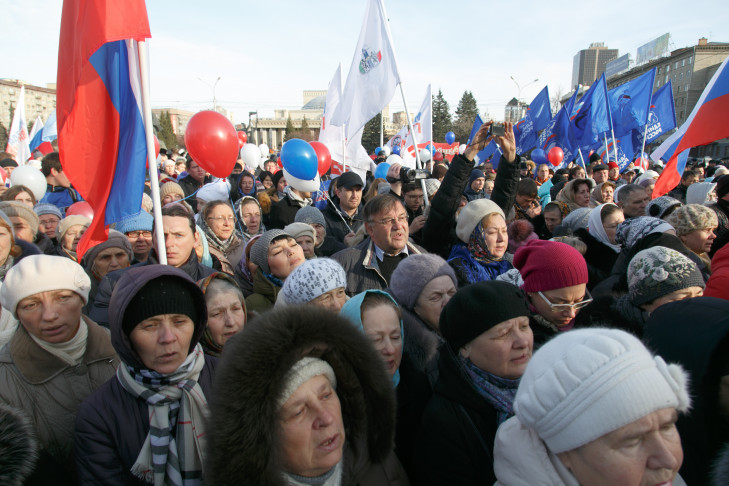 Три тысячи человек помолились на главной площади Новосибирска