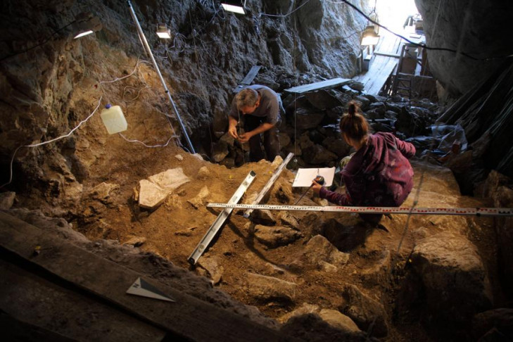 Новосибирские ученые нашли древние кости в Страшной пещере