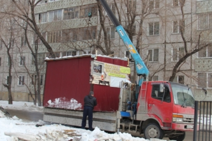В Новосибирске начался демонтаж незаконных построек