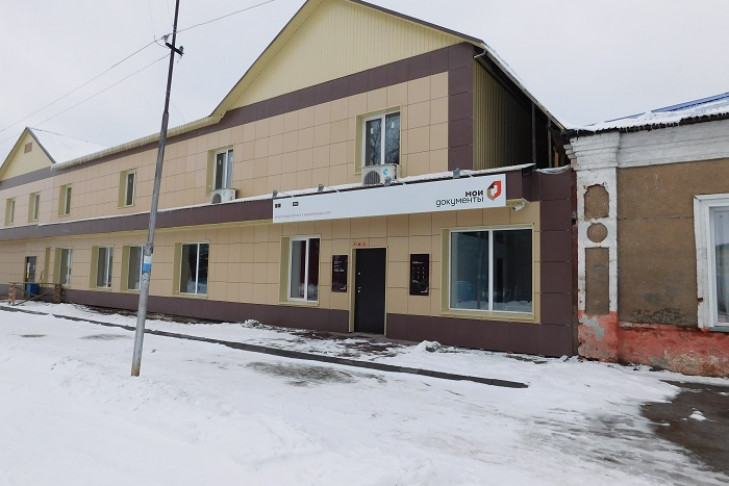 17 жителей Кыштовки обратились за госуслугами в открывшийся филиал МФЦ