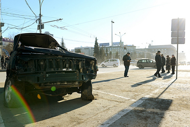Новосибирцам показали искореженные машины «лихачей», погибших на дорогах