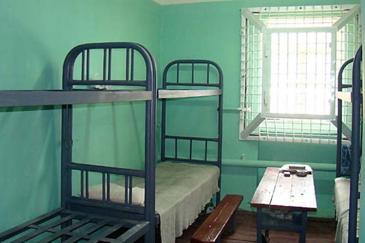 Начальнику тюрьмы в Новосибирске удалось избежать лишения свободы