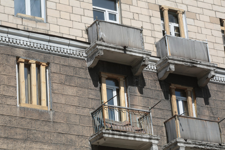 Пятиэтажку на улице Сибиряков-Гвардейцев спасают от обрушения