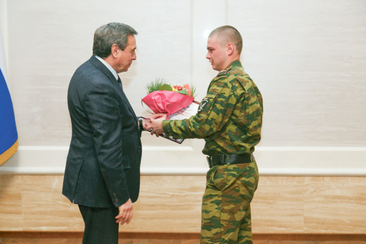 Медальоны погибших солдат расшифровали в Новосибирске